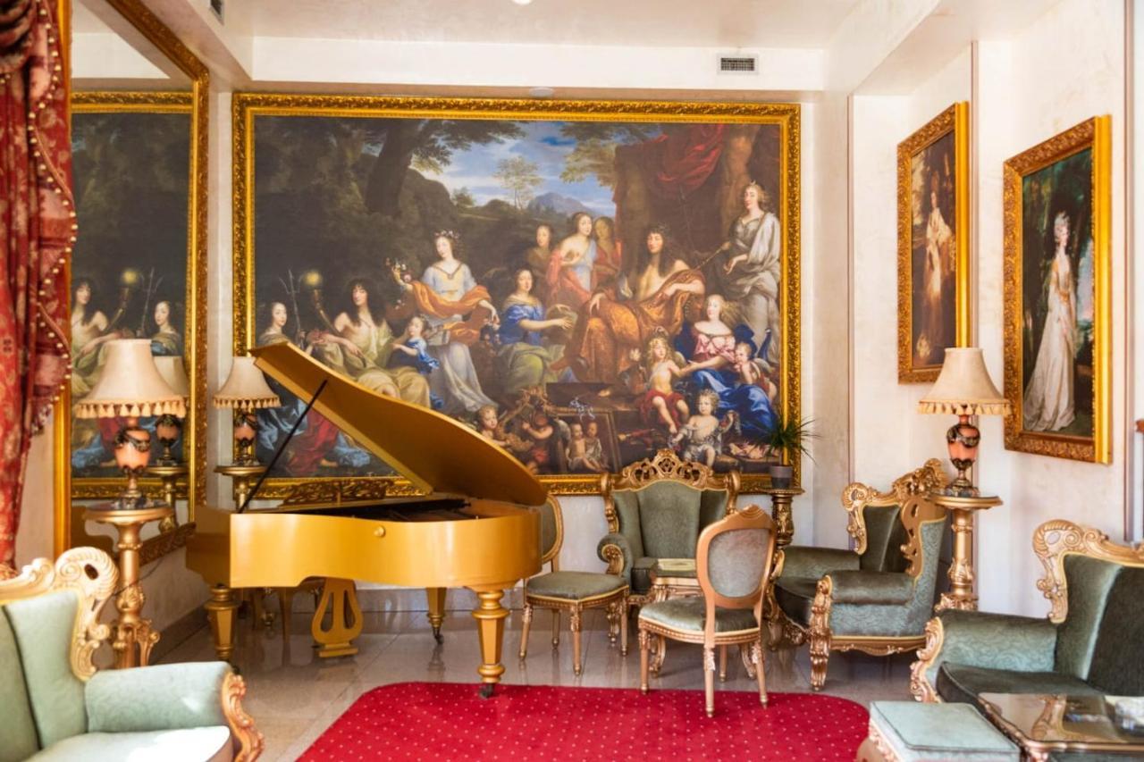 Premier Prezident Garni Hotel And Spa Σρέμσκι Καρλόβτσι Εξωτερικό φωτογραφία