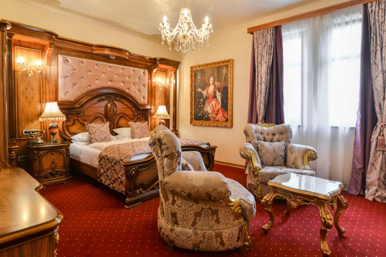 Premier Prezident Garni Hotel And Spa Σρέμσκι Καρλόβτσι Εξωτερικό φωτογραφία