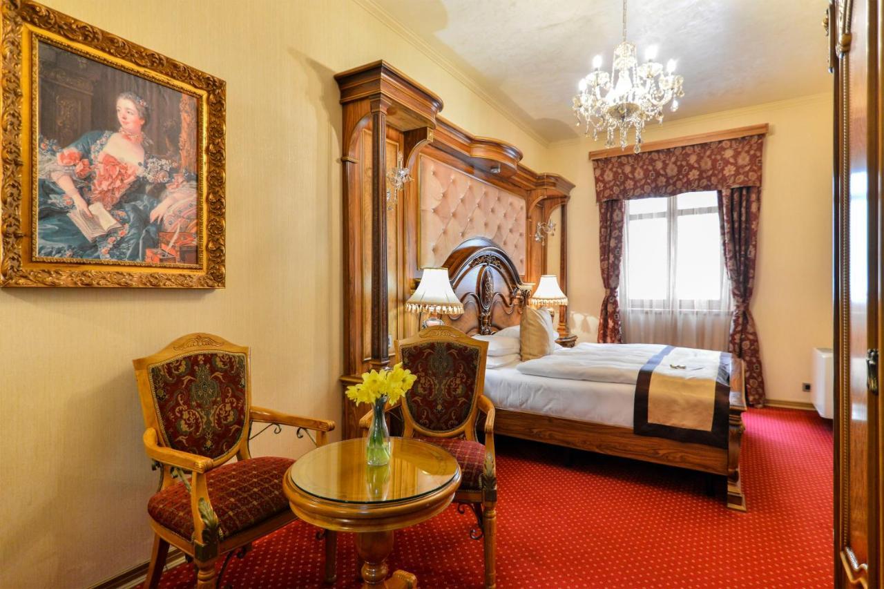 Premier Prezident Garni Hotel And Spa Σρέμσκι Καρλόβτσι Εξωτερικό φωτογραφία