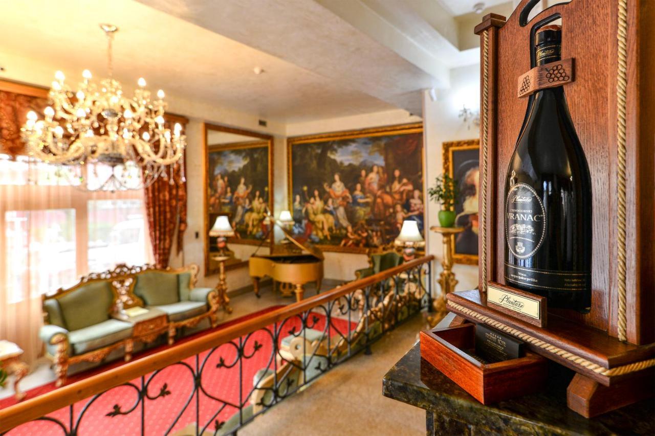 Premier Prezident Garni Hotel And Spa Σρέμσκι Καρλόβτσι Εξωτερικό φωτογραφία