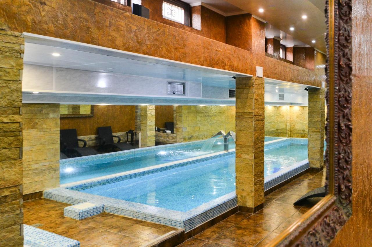 Premier Prezident Garni Hotel And Spa Σρέμσκι Καρλόβτσι Εξωτερικό φωτογραφία