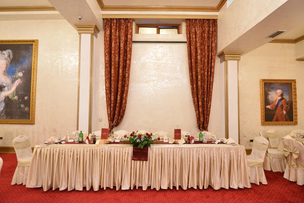 Premier Prezident Garni Hotel And Spa Σρέμσκι Καρλόβτσι Εξωτερικό φωτογραφία