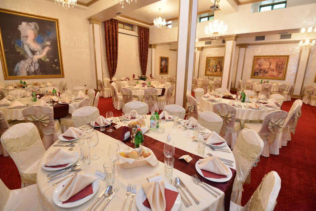 Premier Prezident Garni Hotel And Spa Σρέμσκι Καρλόβτσι Εξωτερικό φωτογραφία